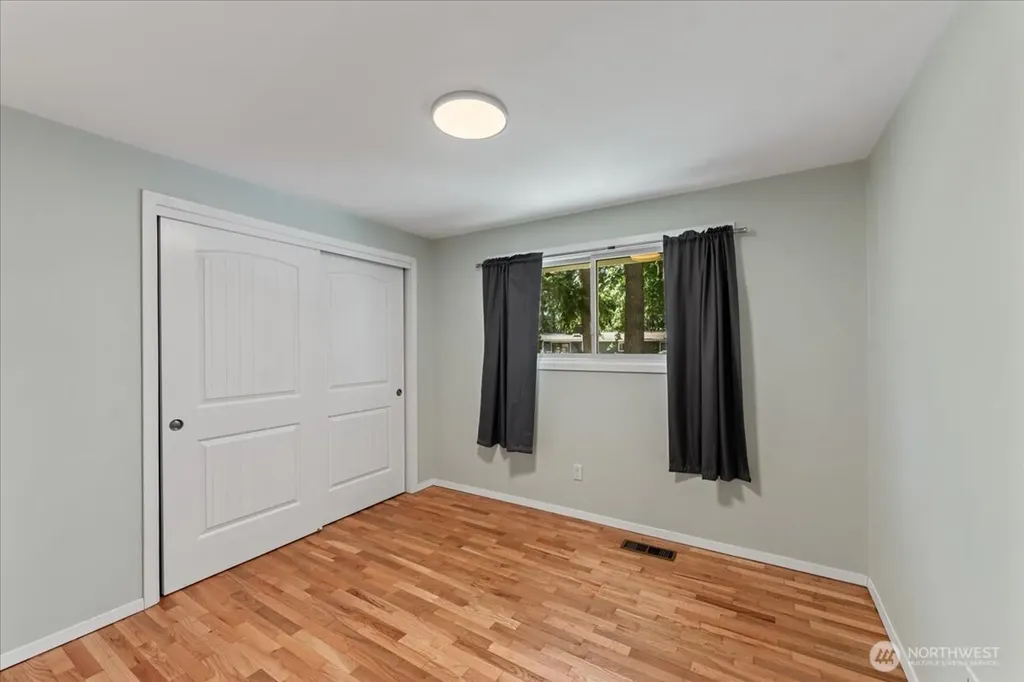 15811 205th Avenue SE Renton WA 98059