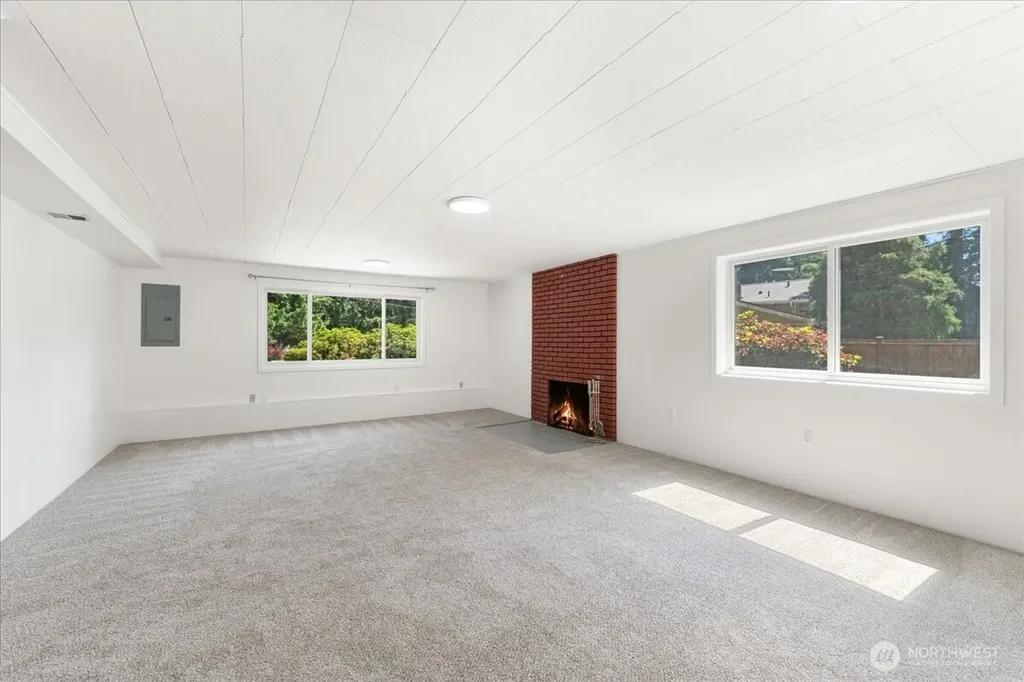 15811 205th Avenue SE Renton WA 98059