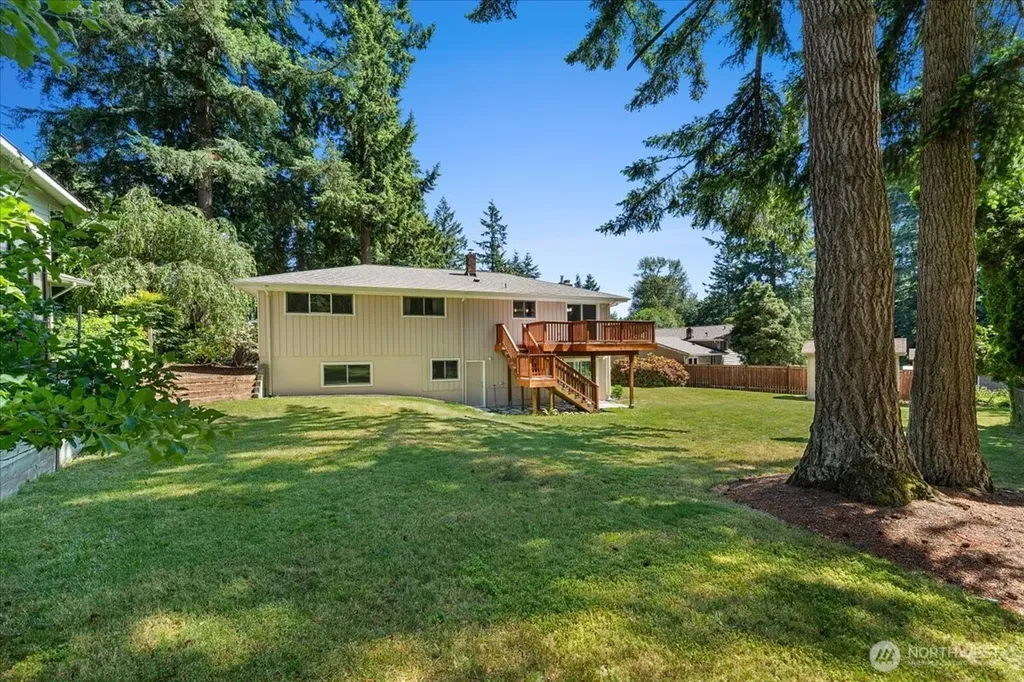 15811 205th Avenue SE Renton WA 98059