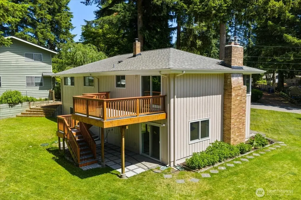 15811 205th Avenue SE Renton WA 98059