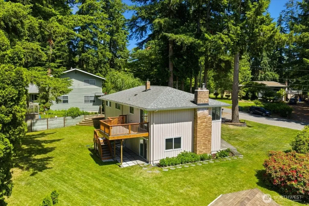 15811 205th Avenue SE Renton WA 98059