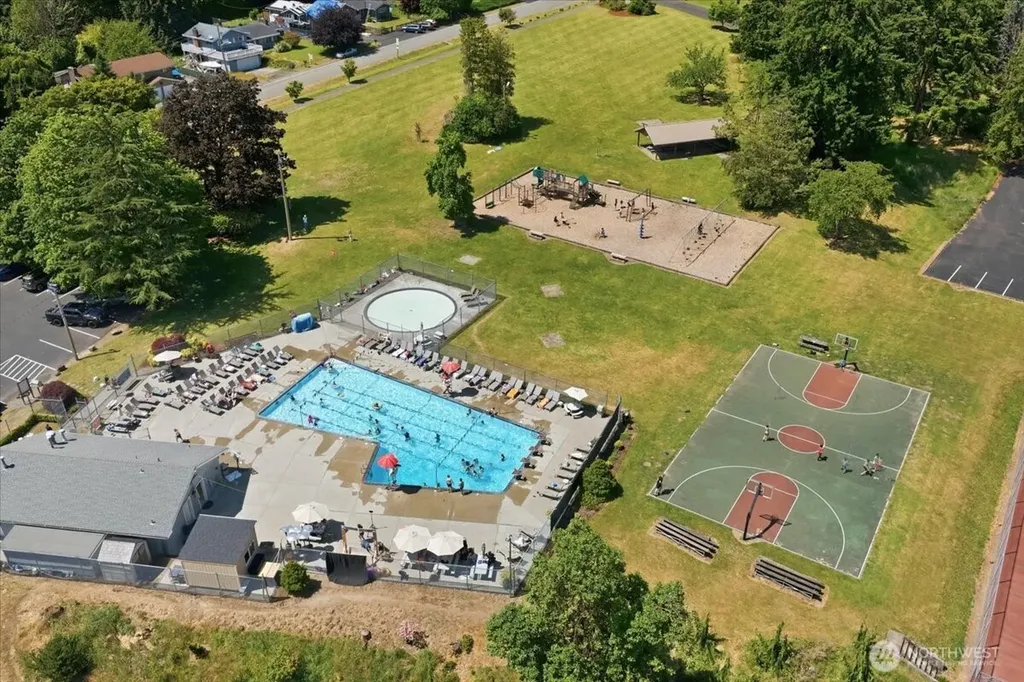 15811 205th Avenue SE Renton WA 98059