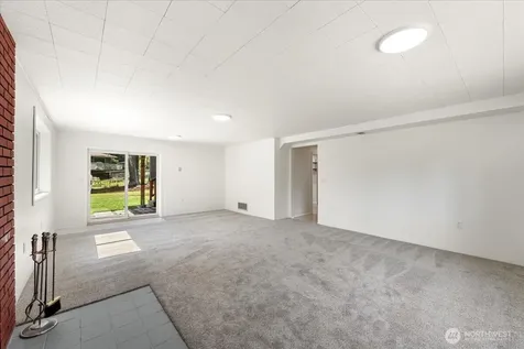 15811 205th Avenue SE Renton WA 98059