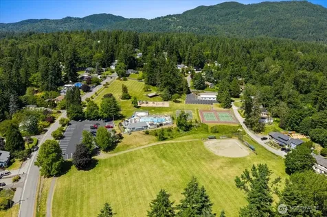 15811 205th Avenue SE Renton WA 98059
