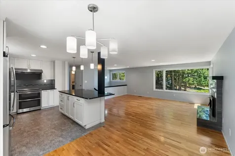 15811 205th Avenue SE Renton WA 98059
