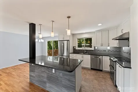 15811 205th Avenue SE Renton WA 98059