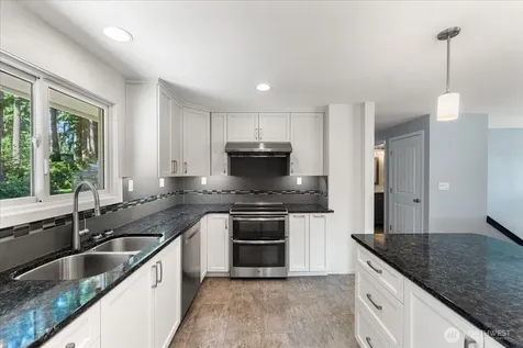 15811 205th Avenue SE Renton WA 98059