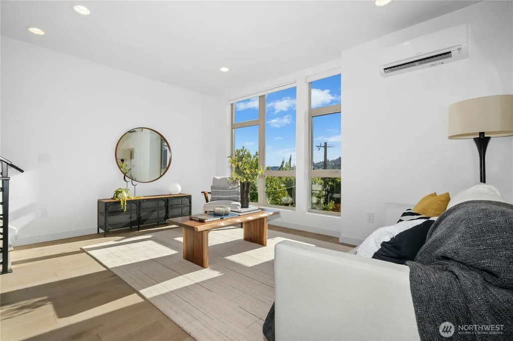 2014 Yale Ave E Seattle WA 98102