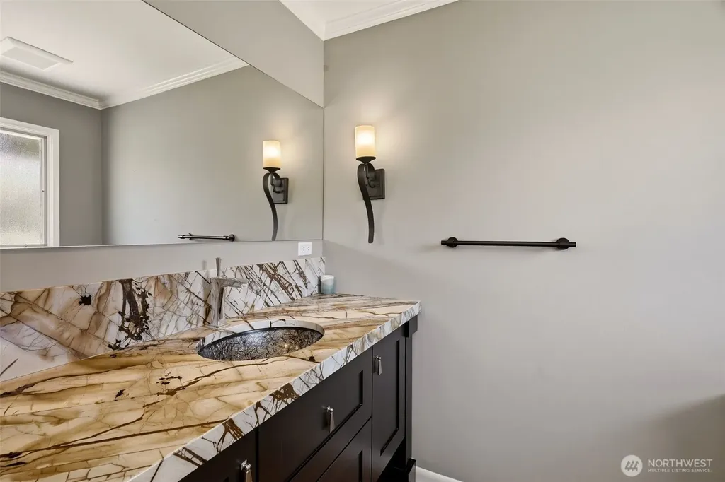 1527 E Woodcliff Road Spokane WA 99203