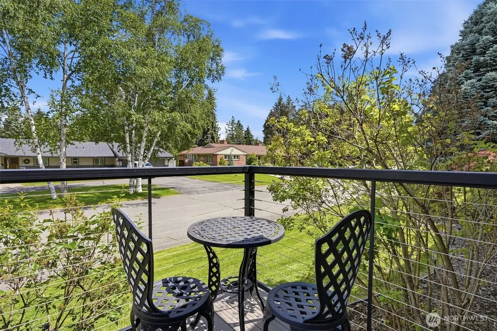 1527 E Woodcliff Road Spokane WA 99203
