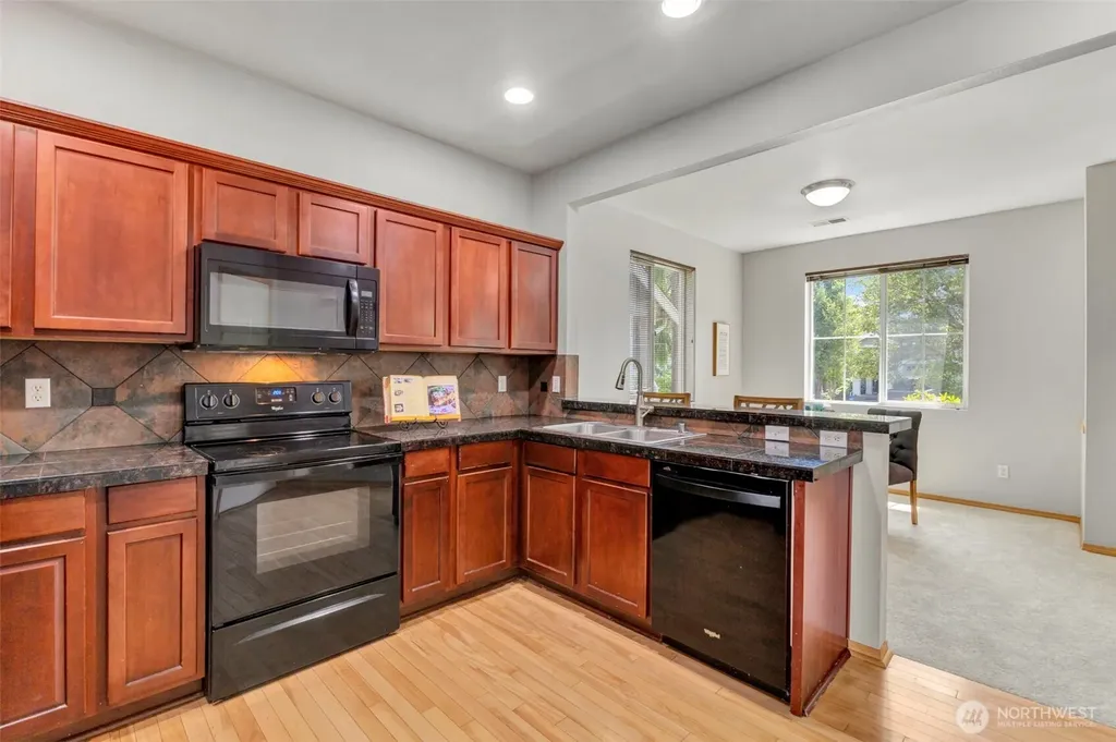6219 Park St E Fife WA 98424