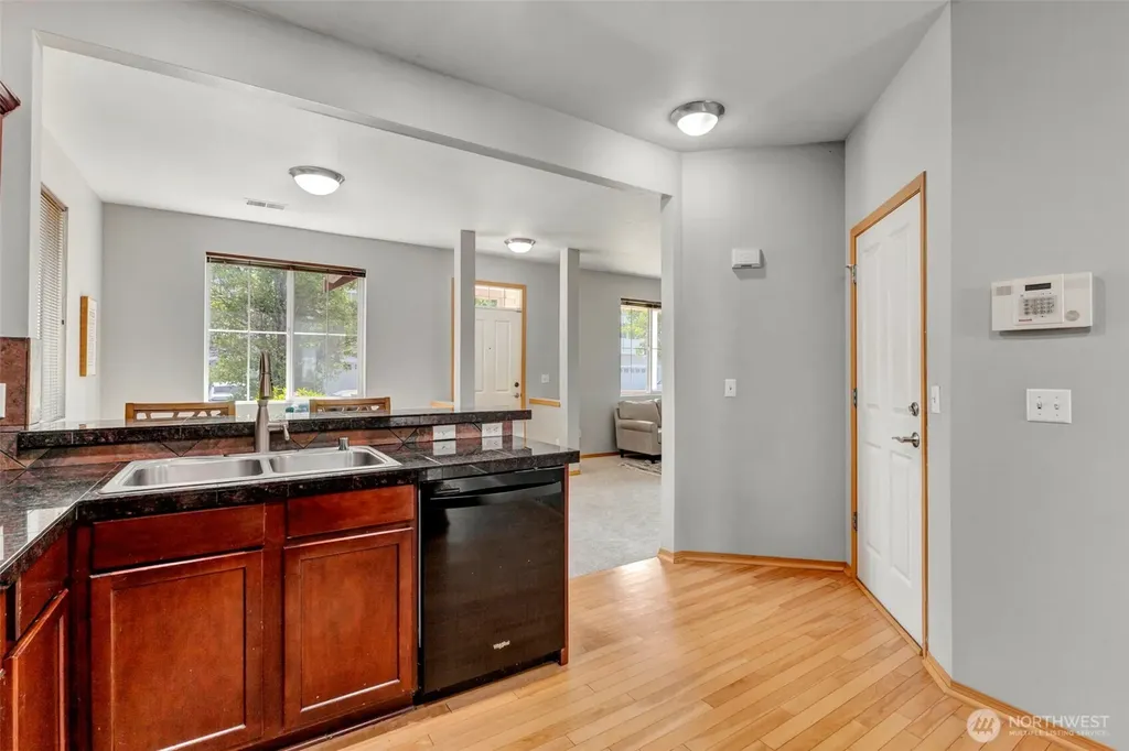 6219 Park St E Fife WA 98424