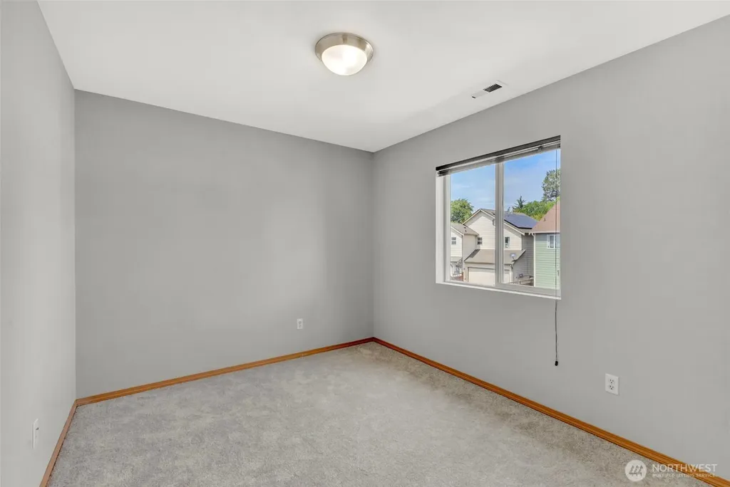 6219 Park St E Fife WA 98424