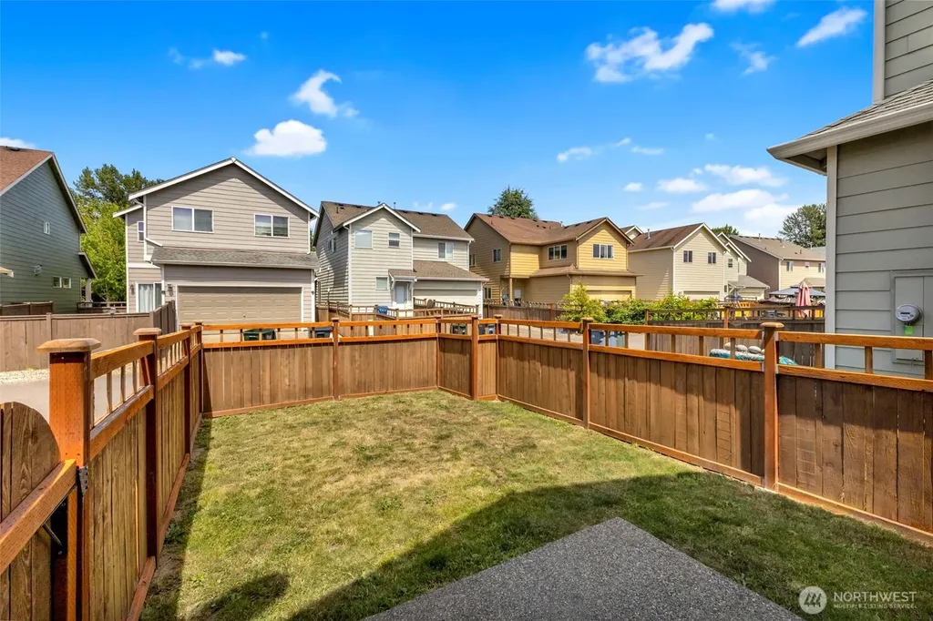 6219 Park St E Fife WA 98424