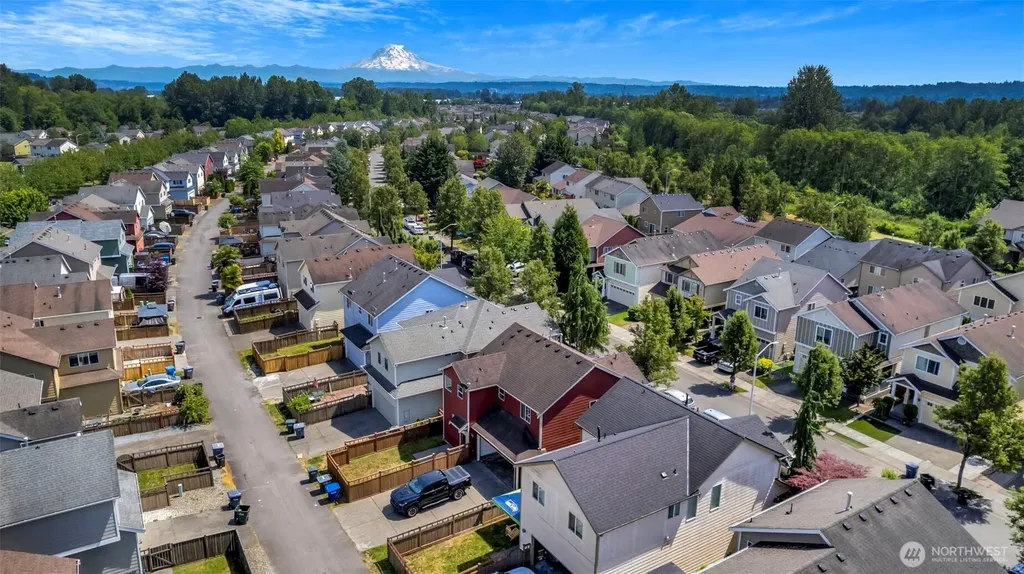 6219 Park St E Fife WA 98424
