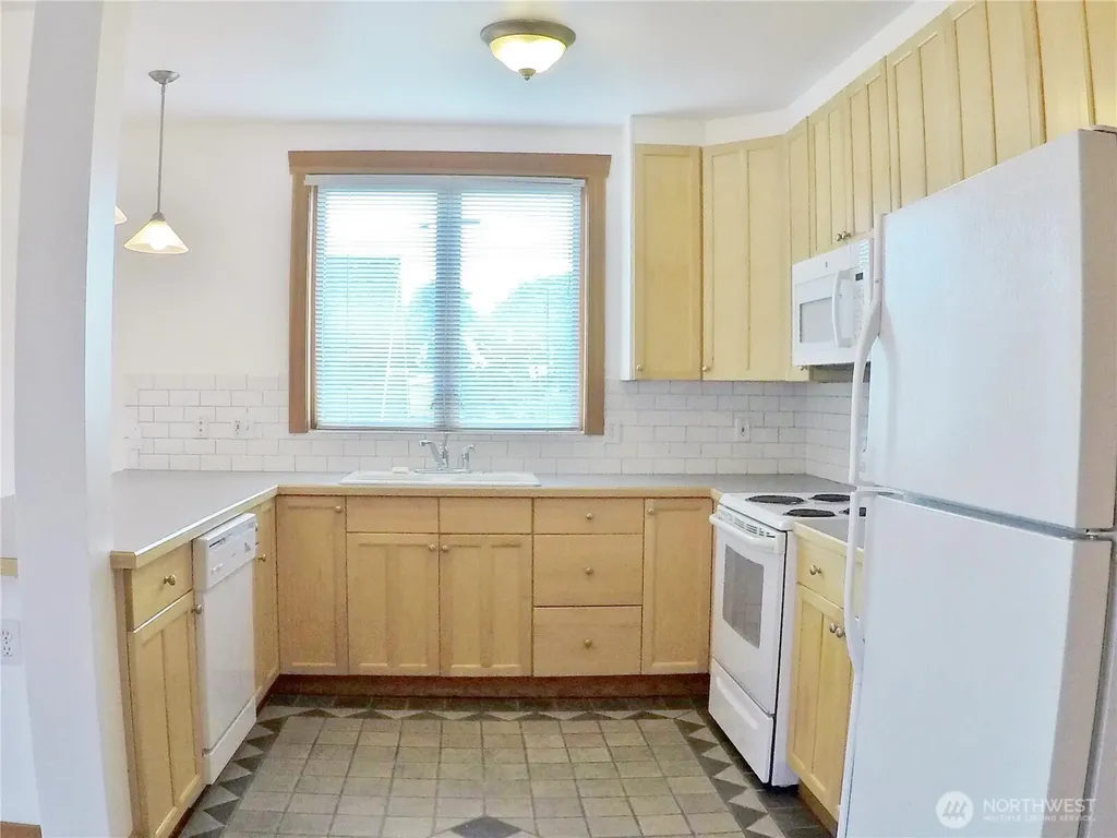 403 30th Avenue Seattle WA 98122