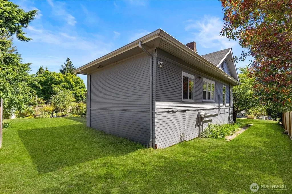 403 30th Avenue Seattle WA 98122