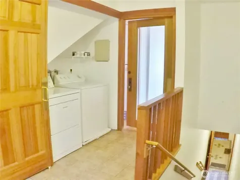 403 30th Avenue Seattle WA 98122