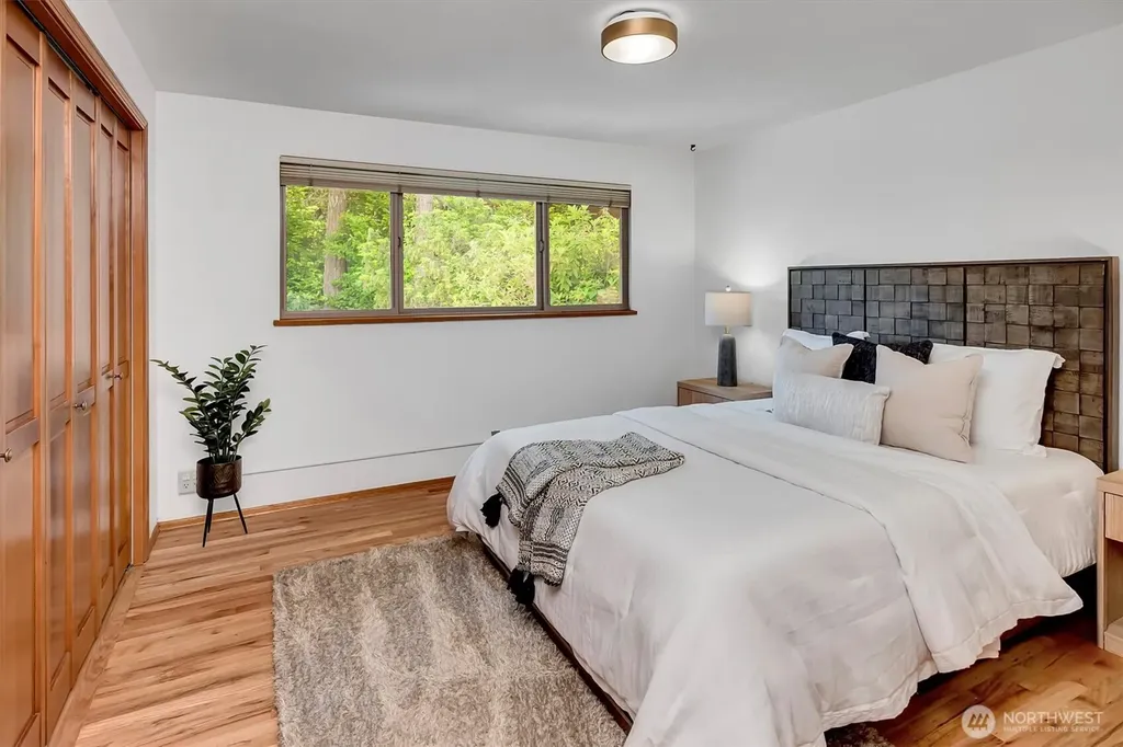 2139 SW 170th Street Normandy Park WA 98166