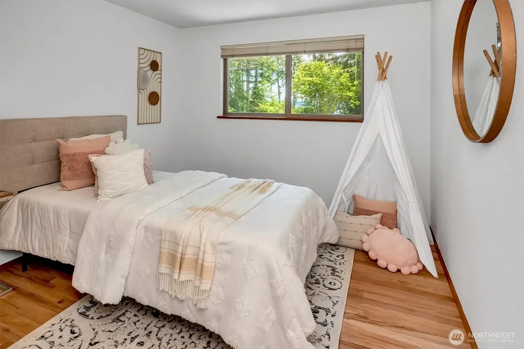 2139 SW 170th Street Normandy Park WA 98166
