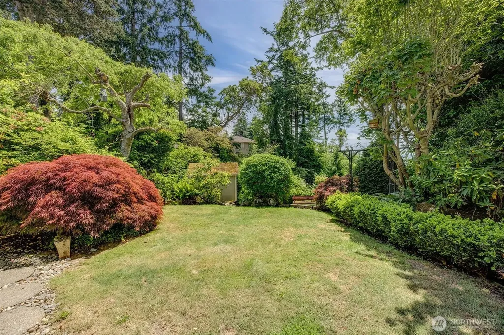 2139 SW 170th Street Normandy Park WA 98166