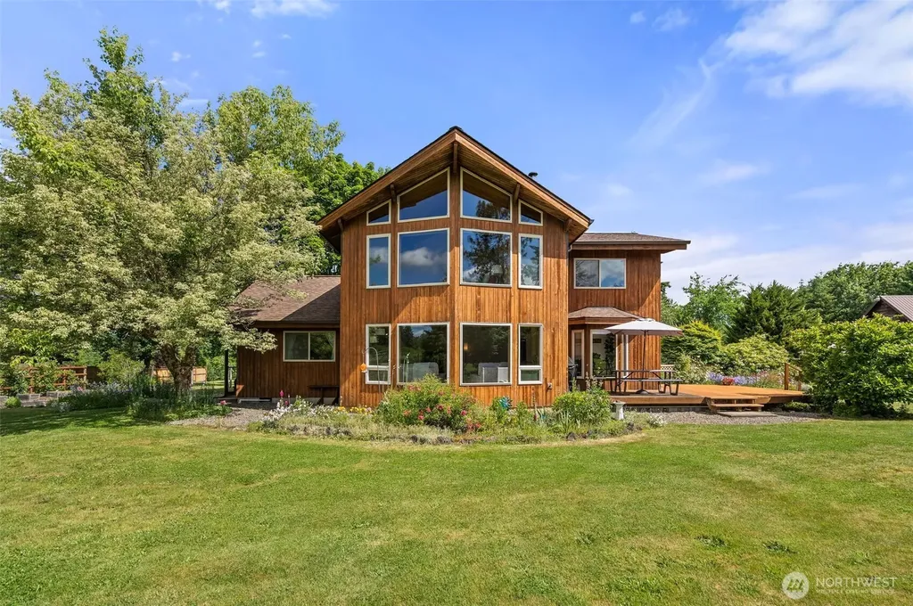 1090 Middle Fork Road Onalaska WA 98570