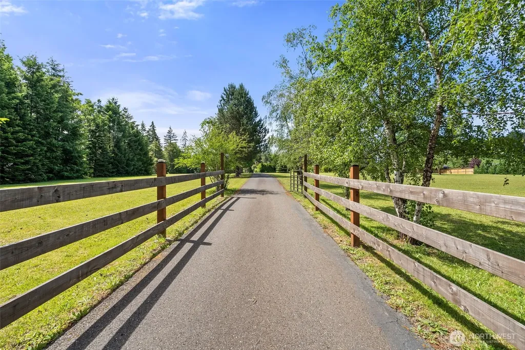 1090 Middle Fork Road Onalaska WA 98570