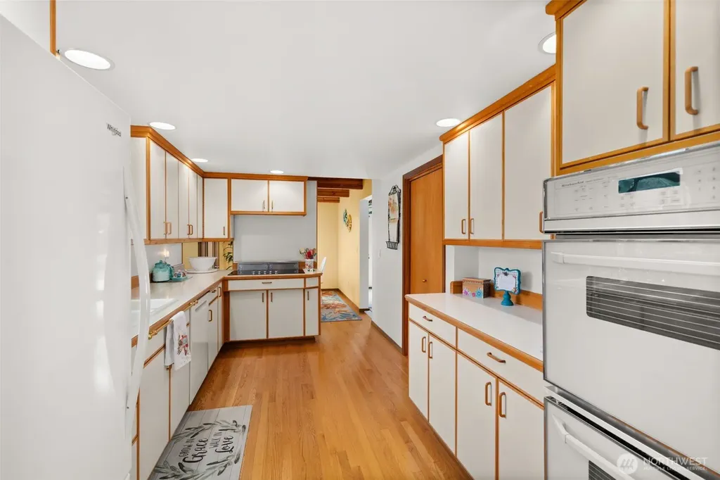 1090 Middle Fork Road Onalaska WA 98570