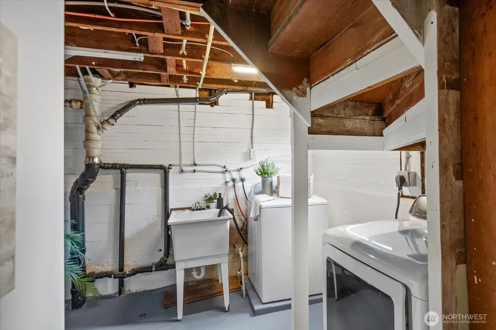 347 NW 81st Street Seattle WA 98117