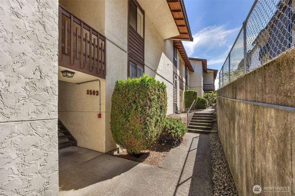 3503 S 160th Street Seatac WA 98188