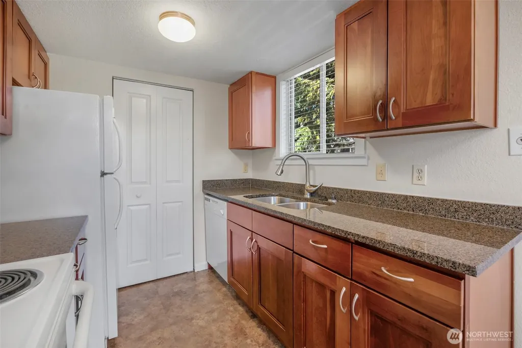 3503 S 160th Street Seatac WA 98188