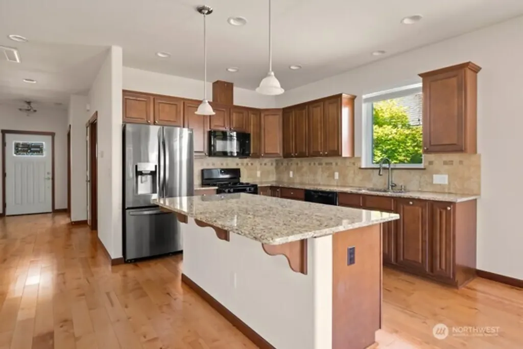 1844 SW Aberdeen Court Oak Harbor WA 98277