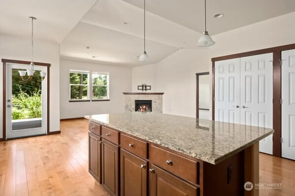 1844 SW Aberdeen Court Oak Harbor WA 98277