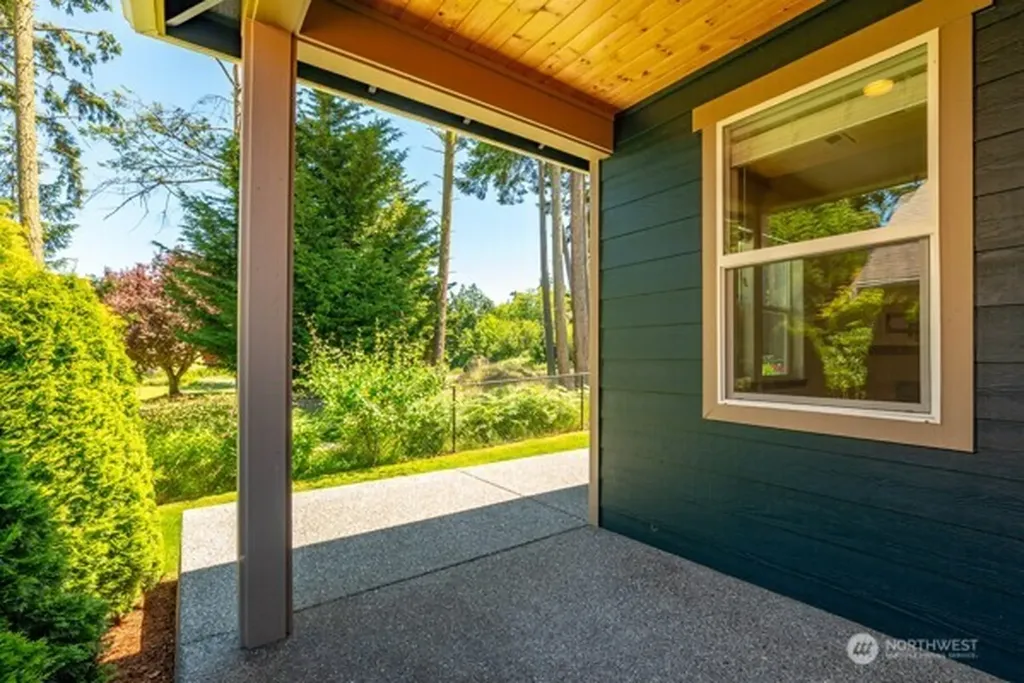 1844 SW Aberdeen Court Oak Harbor WA 98277