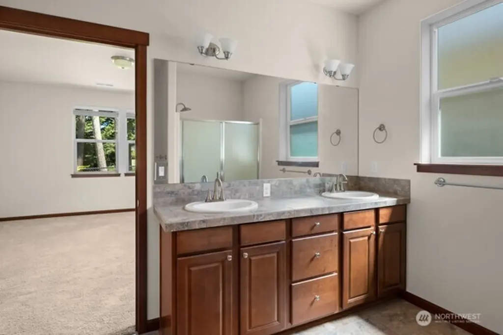 1844 SW Aberdeen Court Oak Harbor WA 98277