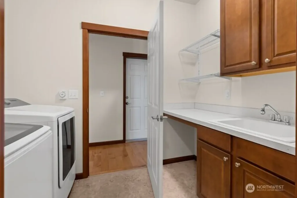 1844 SW Aberdeen Court Oak Harbor WA 98277