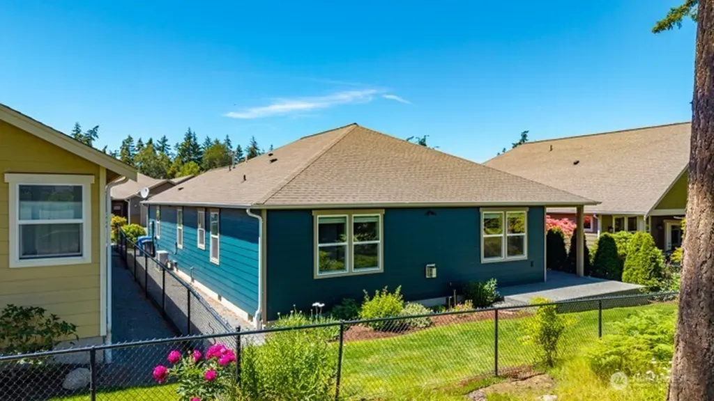 1844 SW Aberdeen Court Oak Harbor WA 98277