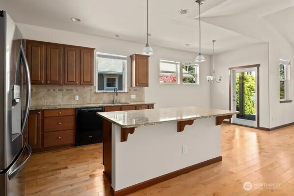 1844 SW Aberdeen Court Oak Harbor WA 98277