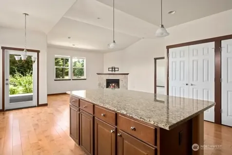1844 SW Aberdeen Court Oak Harbor WA 98277