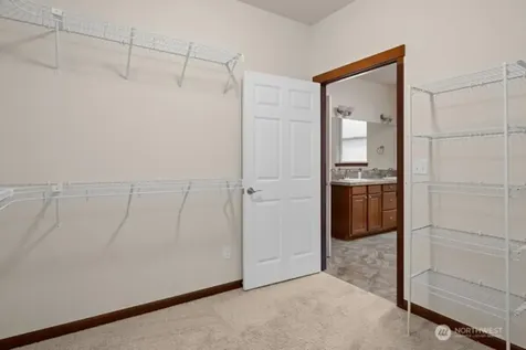 1844 SW Aberdeen Court Oak Harbor WA 98277