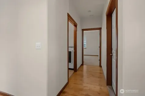 1844 SW Aberdeen Court Oak Harbor WA 98277