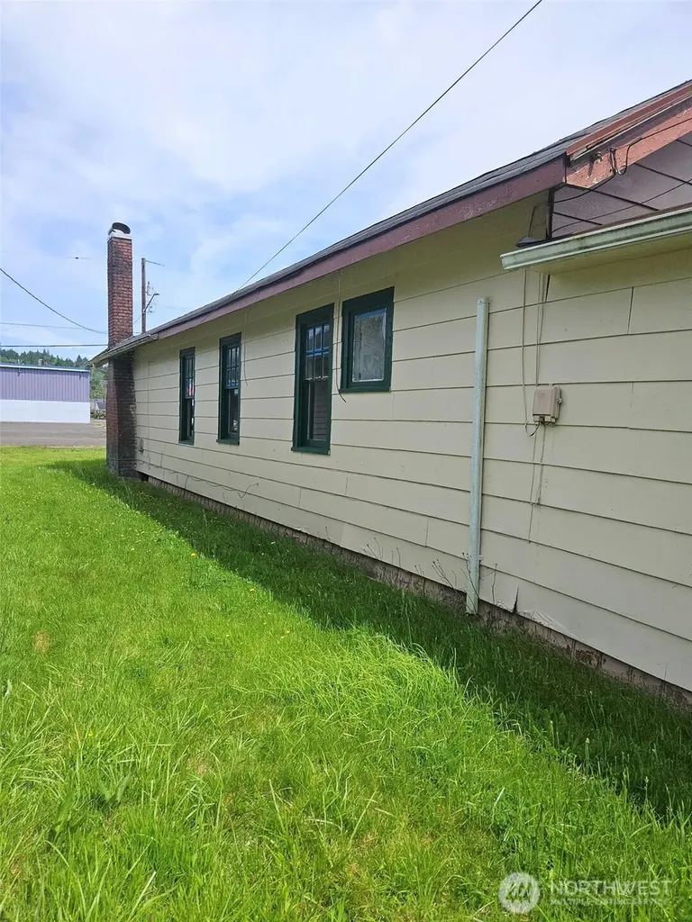 1401 Aberdeen Avenue Aberdeen WA 98520