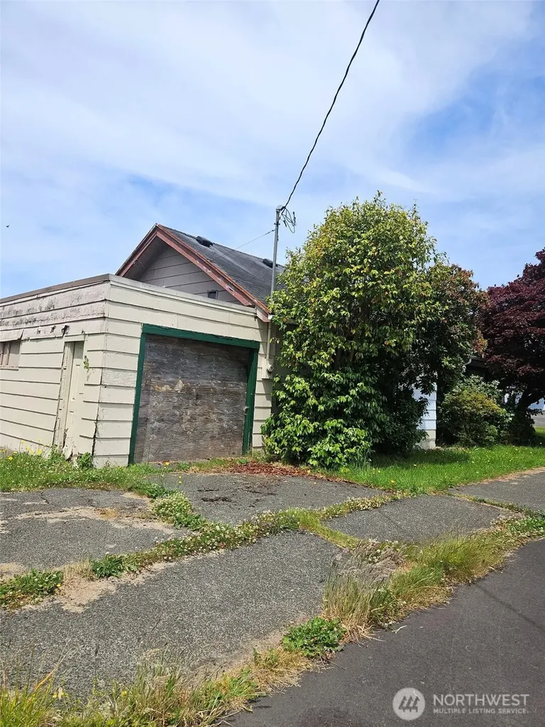 1401 Aberdeen Avenue Aberdeen WA 98520