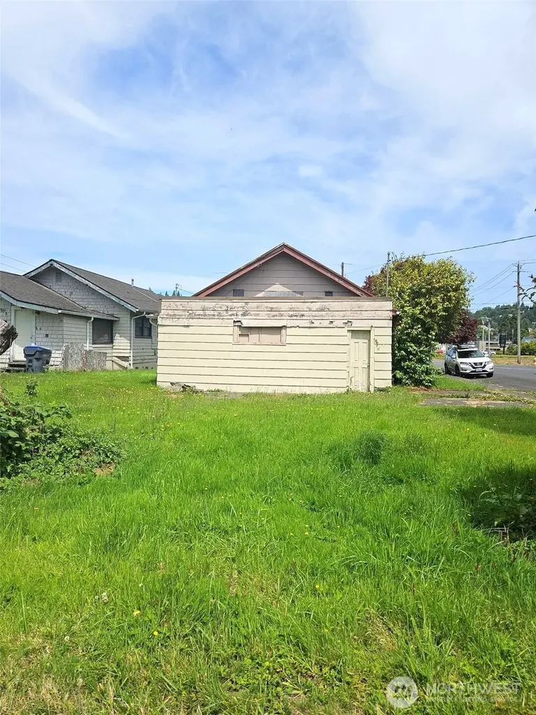 1401 Aberdeen Avenue Aberdeen WA 98520