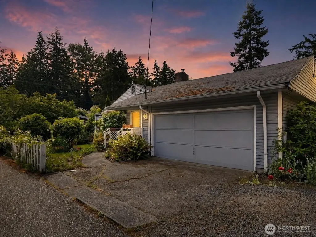 2345 N 130th Street Seattle WA 98133