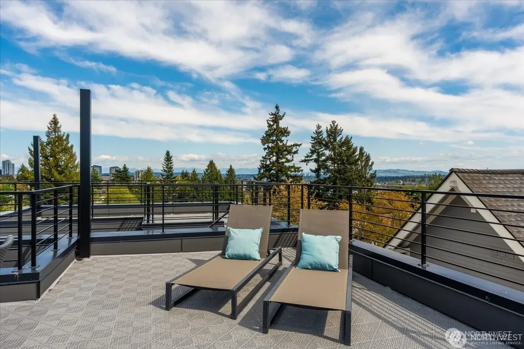4116 Burke Avenue N Seattle WA 98103