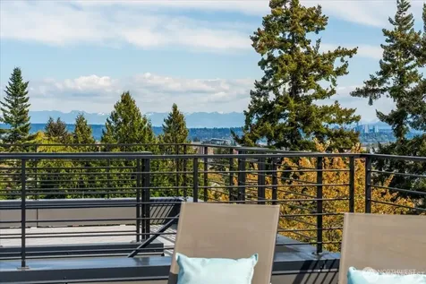 4116 Burke Avenue N Seattle WA 98103
