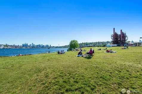 4116 Burke Avenue N Seattle WA 98103