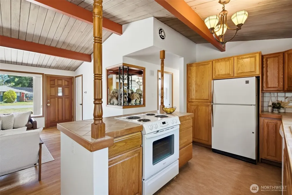 11205 4th Place S Burien WA 98168