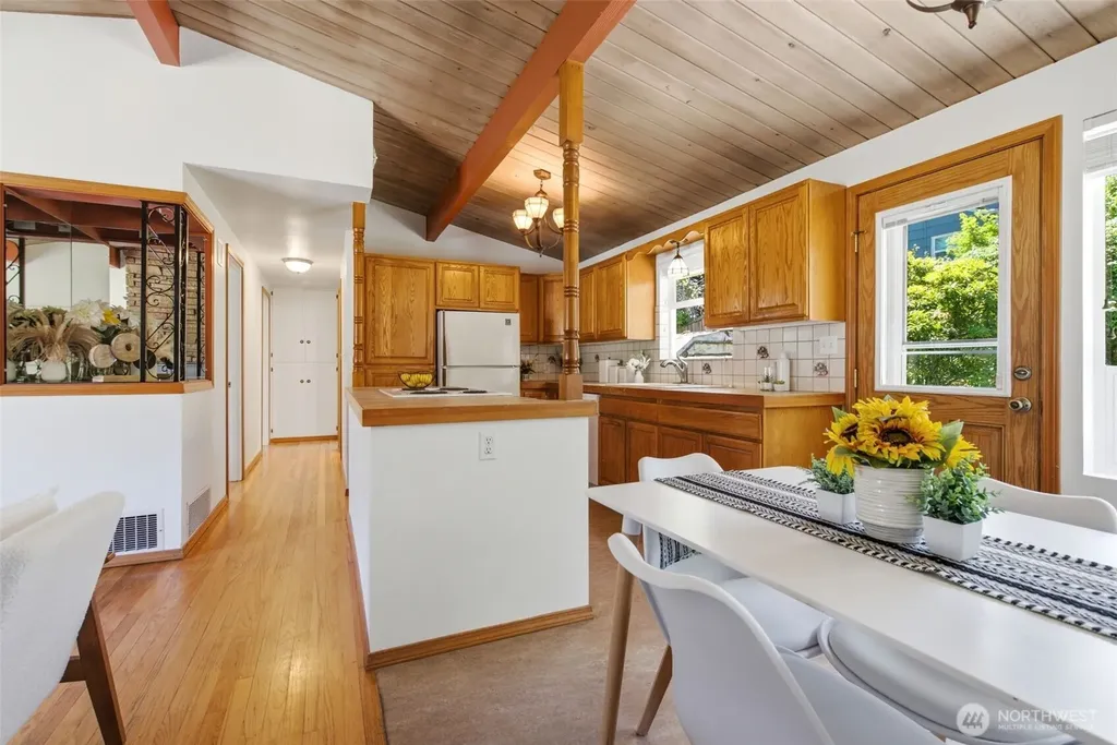 11205 4th Place S Burien WA 98168